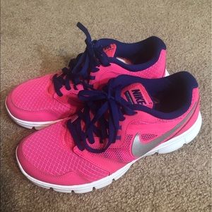 Nike Flex Experience GS Shoes size 6Y=Women’s 7.5